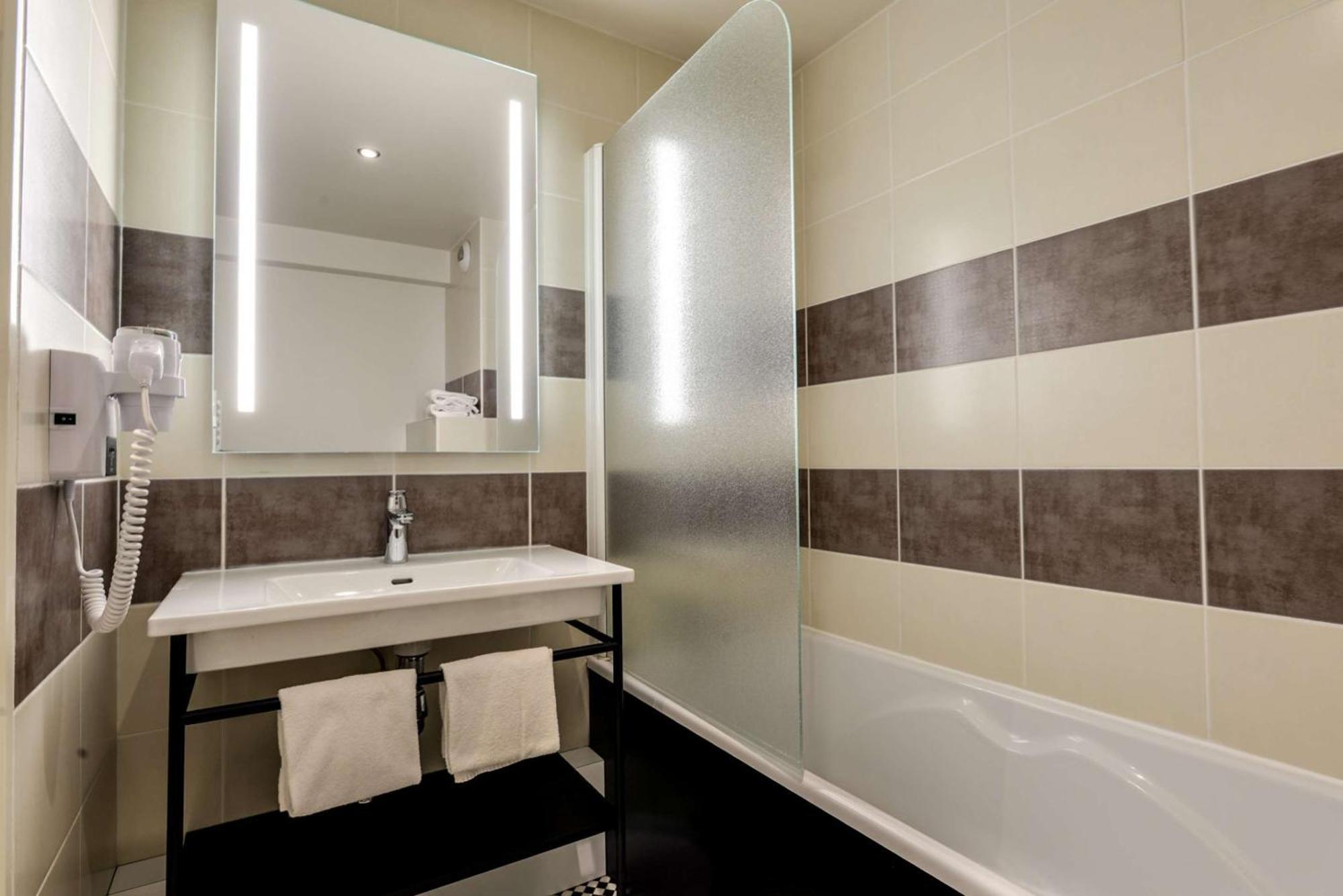 Brit Hotel Du Stade Rennes Ouest Zewnętrze zdjęcie
