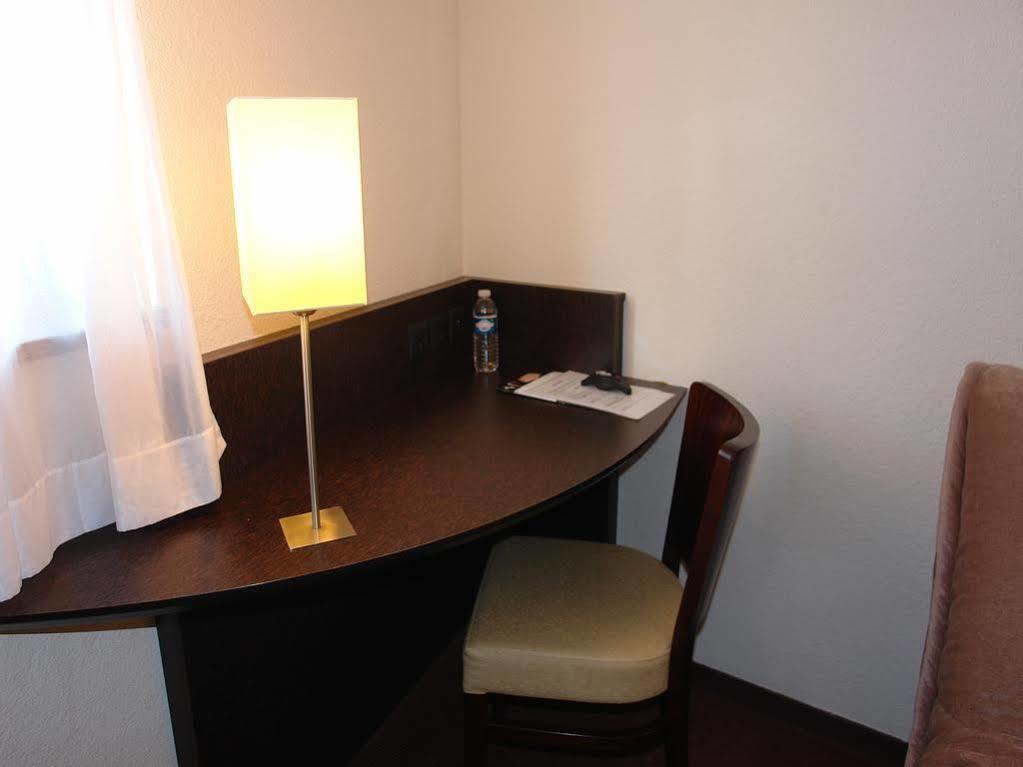Brit Hotel Du Stade Rennes Ouest Zewnętrze zdjęcie