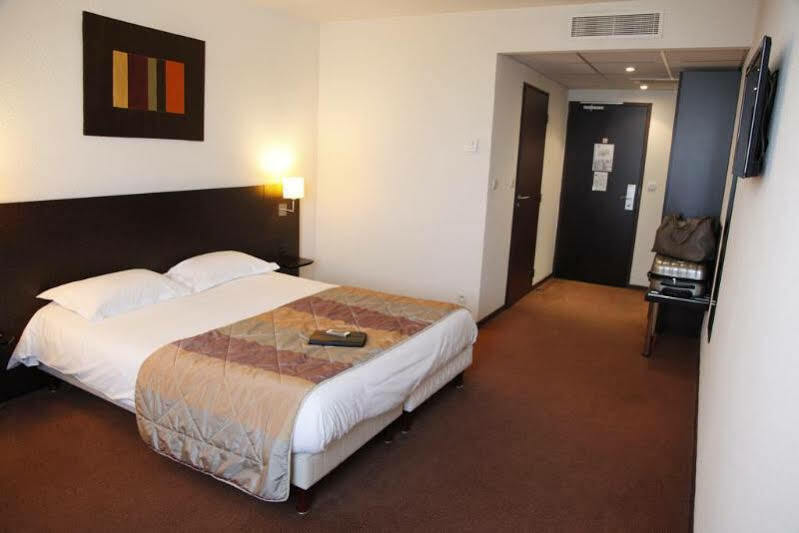 Brit Hotel Du Stade Rennes Ouest Zewnętrze zdjęcie